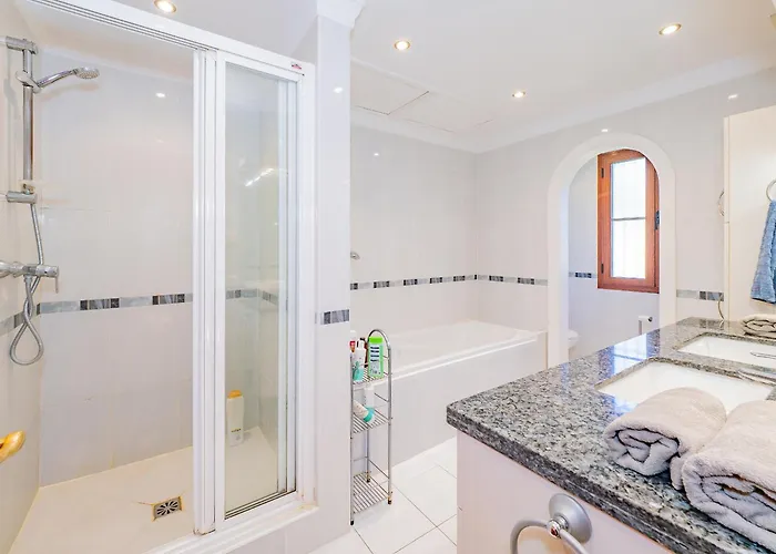 Vila Cubo's Casa La Paloma Marbella